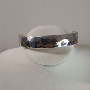 Elegant Silver Tone Women's Bracelet